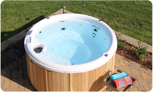 hottub met bubbels. Whirlpool jacuzzi massagejets ticra outdoor whirlpool